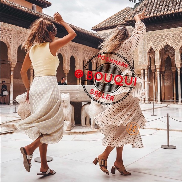 BLOGGER FAVORITE ZARA POLKA DOT DRESS WITH RUFFLES - Picture 4 of 9